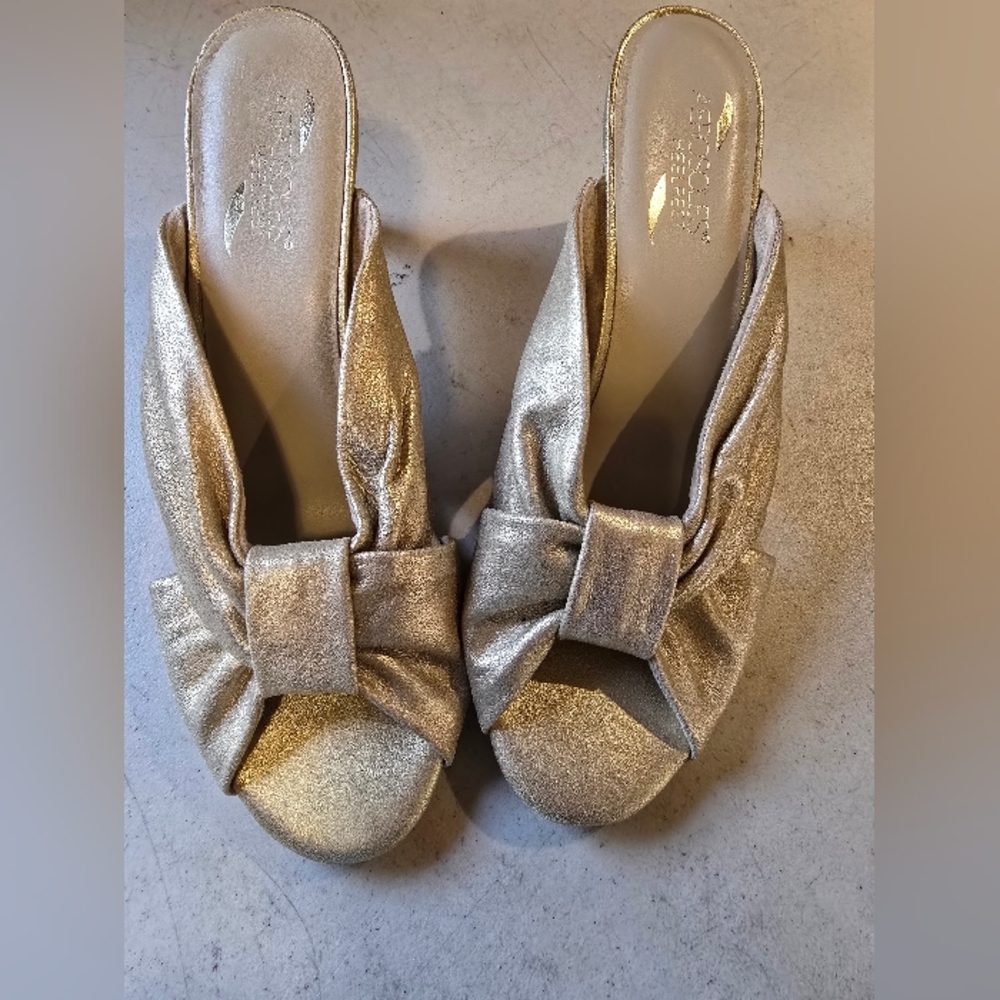 Aerosols Heel Rest old Bow Heels Size 10.5